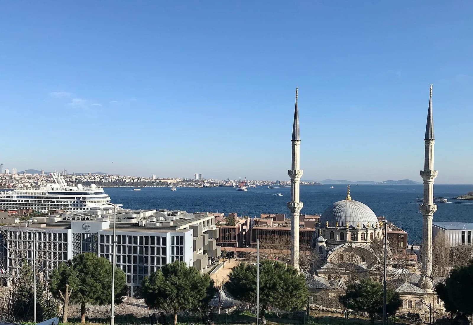غالاطابورت وإسطنبول مودرن